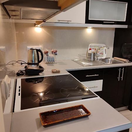 Adam Apartments ساراندا المظهر الخارجي الصورة