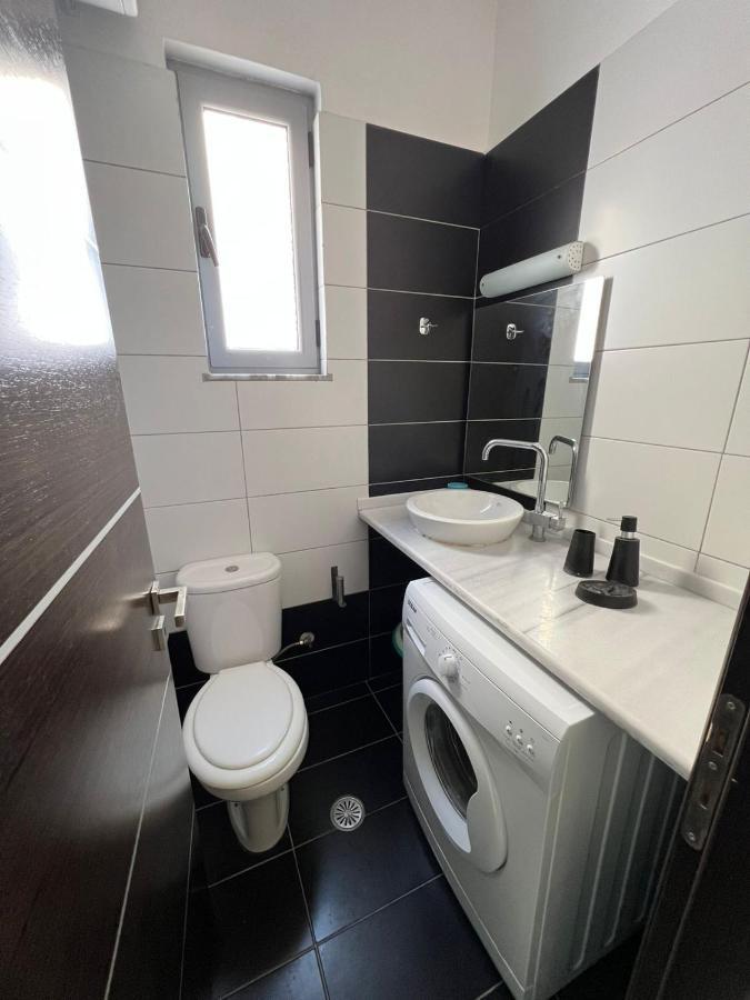Adam Apartments ساراندا المظهر الخارجي الصورة