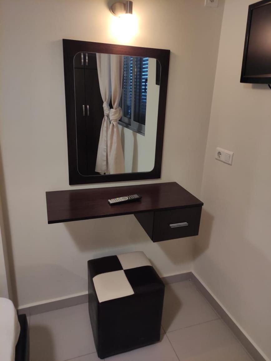 Adam Apartments ساراندا المظهر الخارجي الصورة
