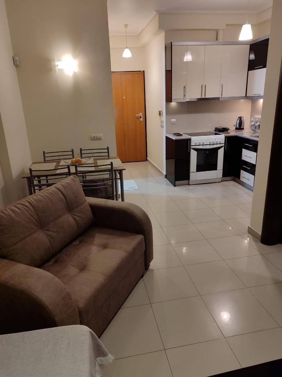 Adam Apartments ساراندا المظهر الخارجي الصورة