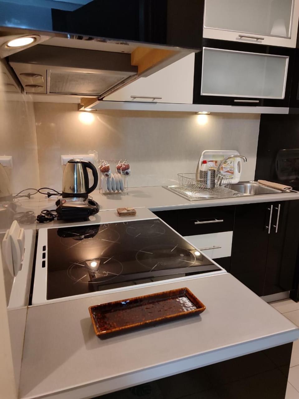 Adam Apartments ساراندا المظهر الخارجي الصورة